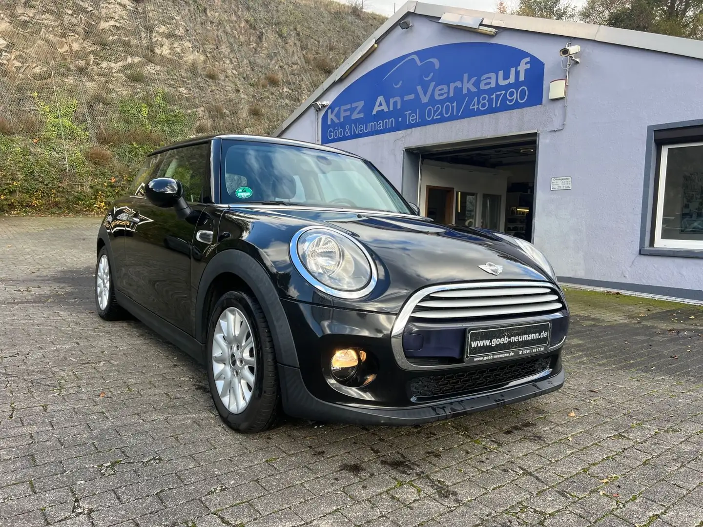 MINI Cooper 3-trg. Klimaautom. Schwarz - 1