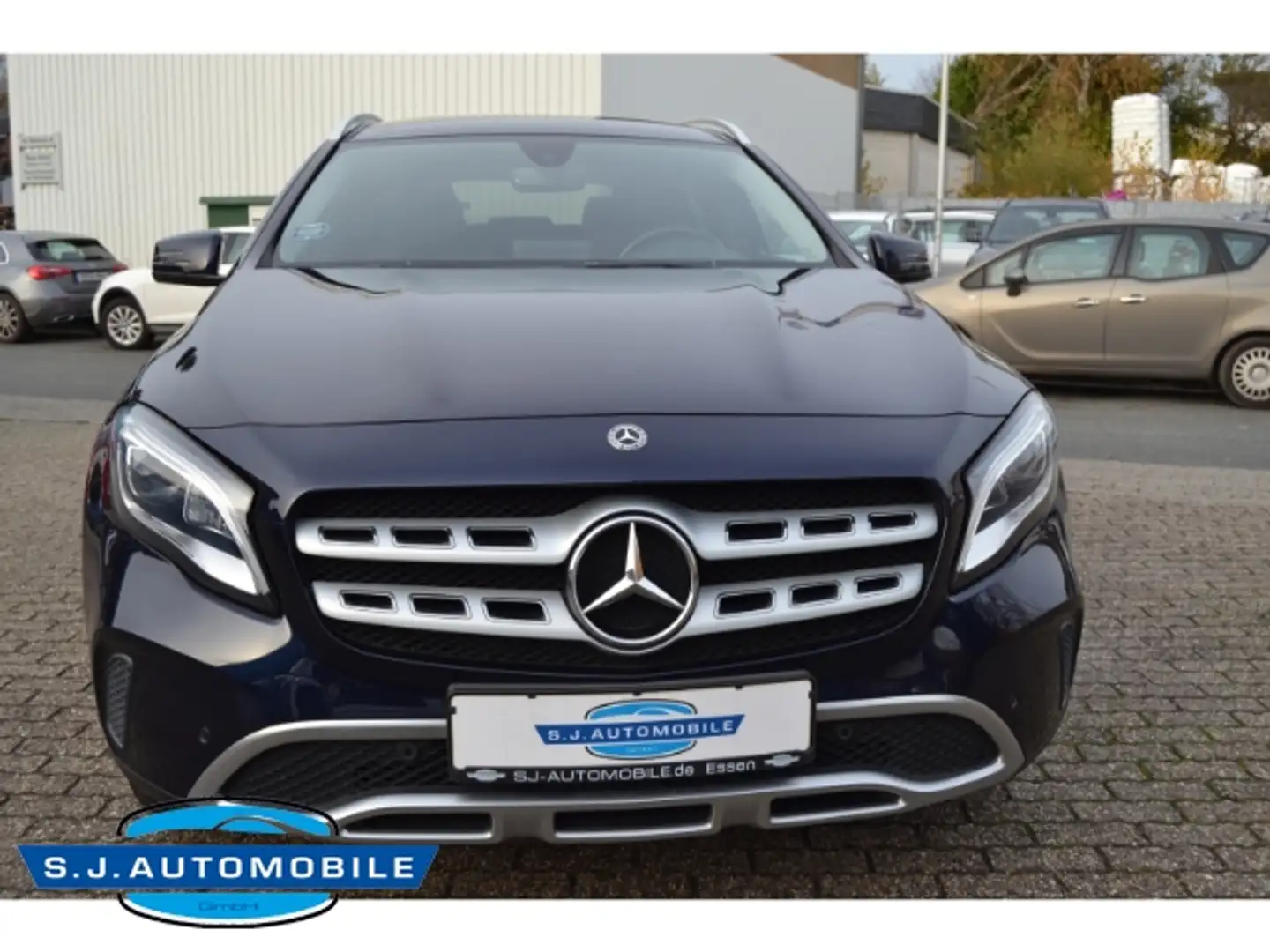 Mercedes-Benz GLA 220 CDI d Urban 4Matic,Klima, Navi, Alu, AHK Blue - 2