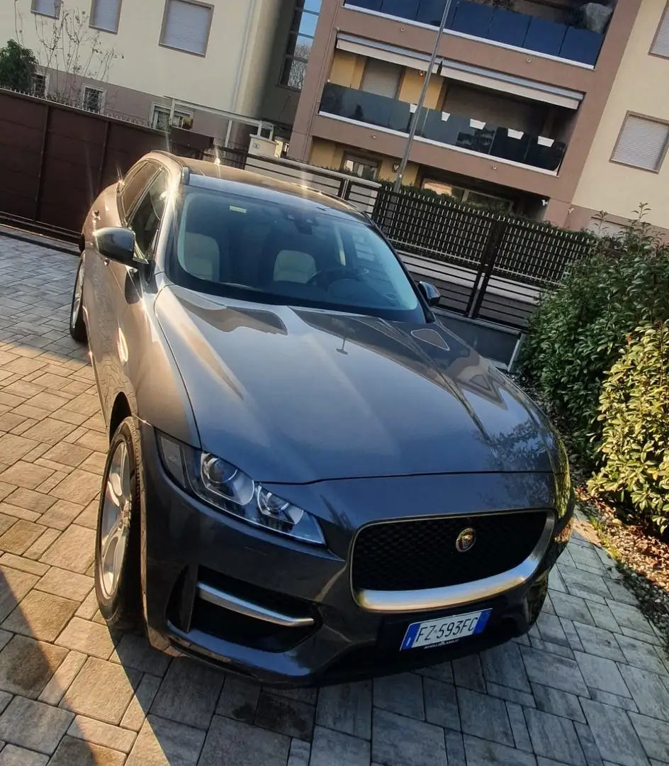 Jaguar F-Pace 2.0 i4 R-Sport awd 250cv auto my19 - 1