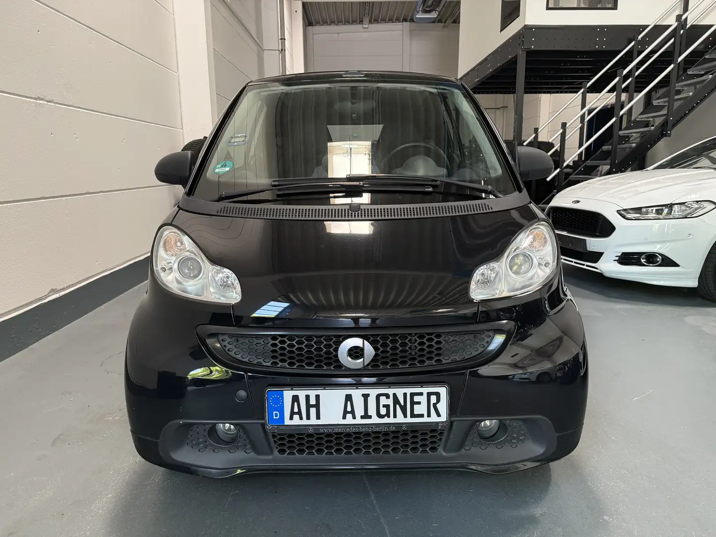smart forTwo Black-Edition 62 kW Navi*Sitzheiz.*Klima*Automatik Schwarz - 2