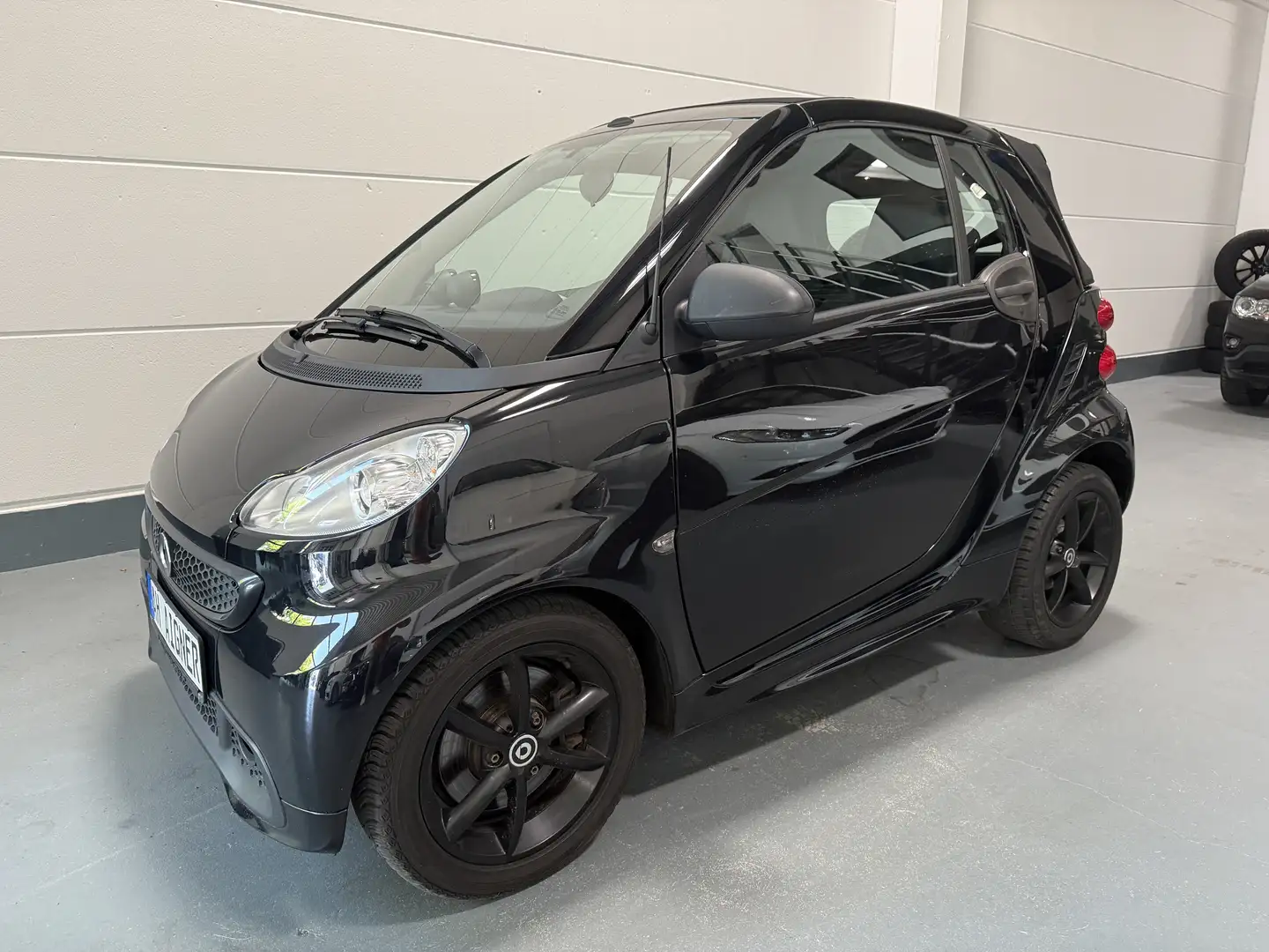 smart forTwo Black-Edition 62 kW Navi*Sitzheiz.*Klima*Automatik Schwarz - 1