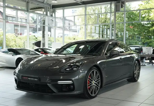 Porsche Panamera view 5