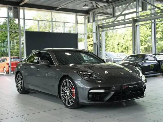 Porsche Panamera view 6