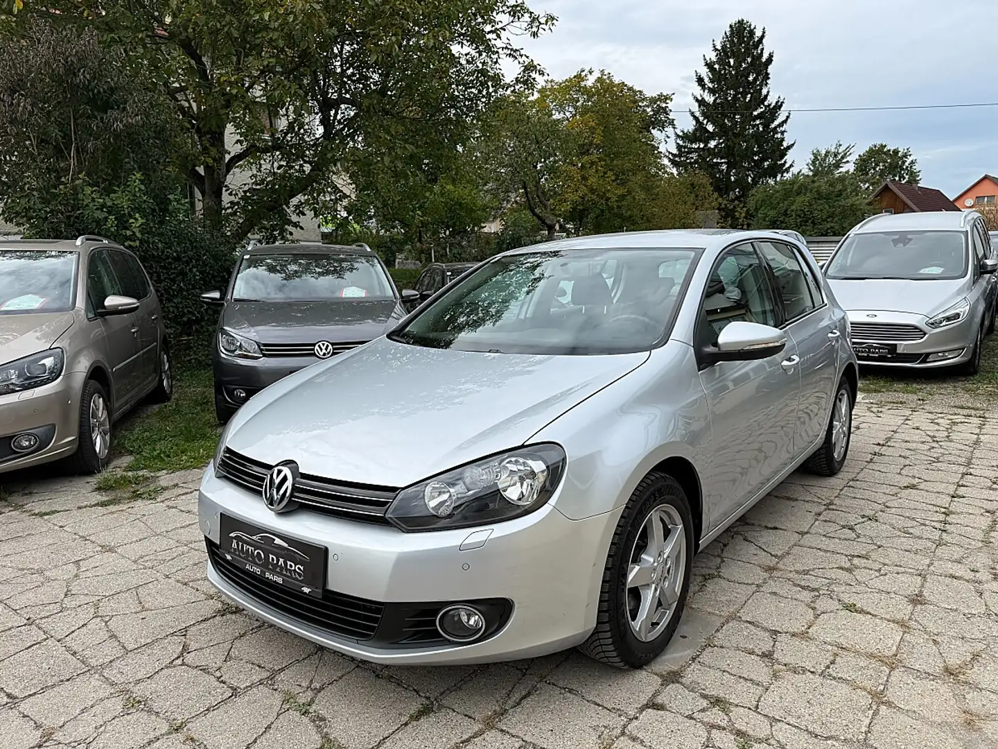 Volkswagen Golf Comfortline BMT 1,6 TDI DPF DSG-TEMPOMAT-SITZHE... Silber - 1