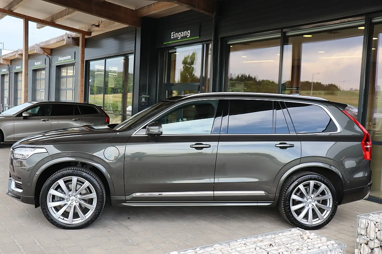 Volvo XC90 T8 Twin Engine PHEV Momentum Pro ACC, HeadUp, P... Grijs - 2