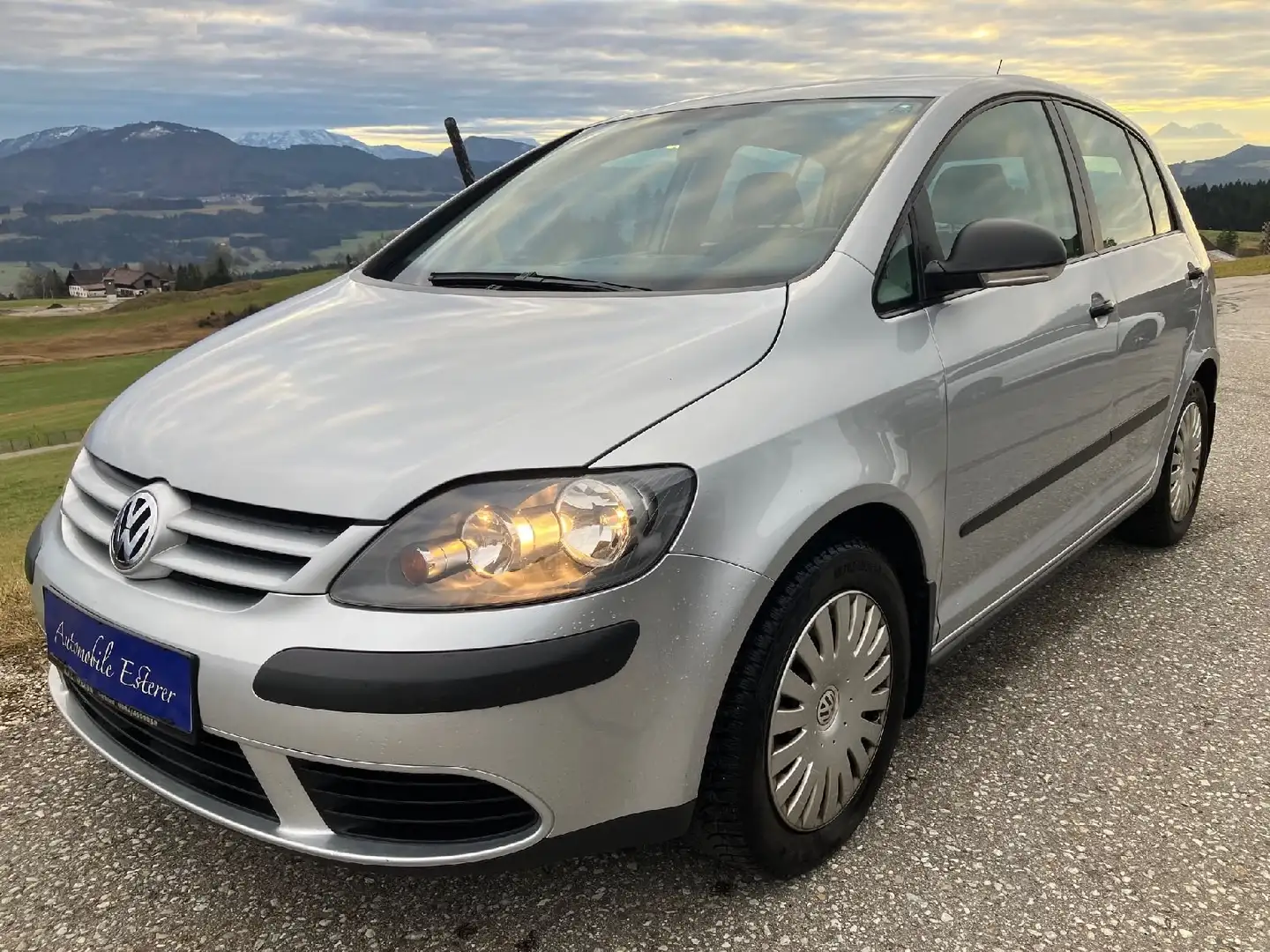 Volkswagen Golf Plus TDI Trendline, wenige km, Klimaaut, 8-fach bereift Grau - 1