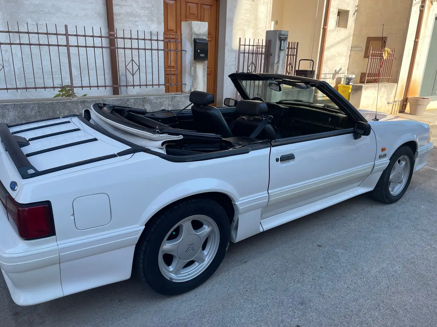Ford Mustang Convertible GT 5.0 Bílá - 1
