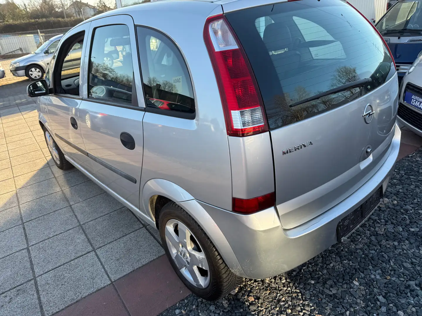 Opel Meriva 1.6  Klimaautomatik Tüv  Neu Silber - 2