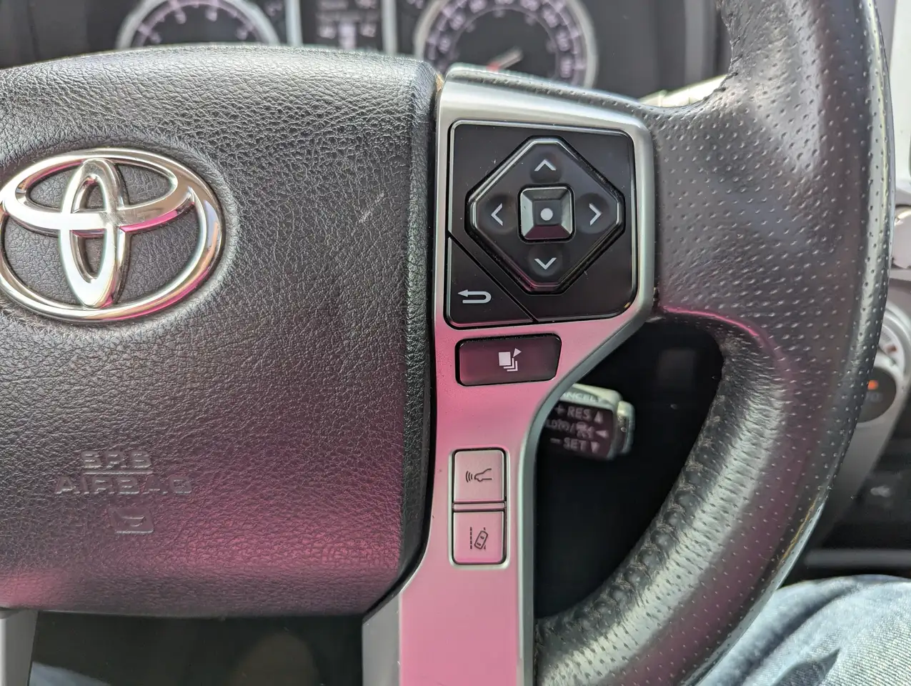 Toyota 4-Runner снимка Toyota 4-Runner