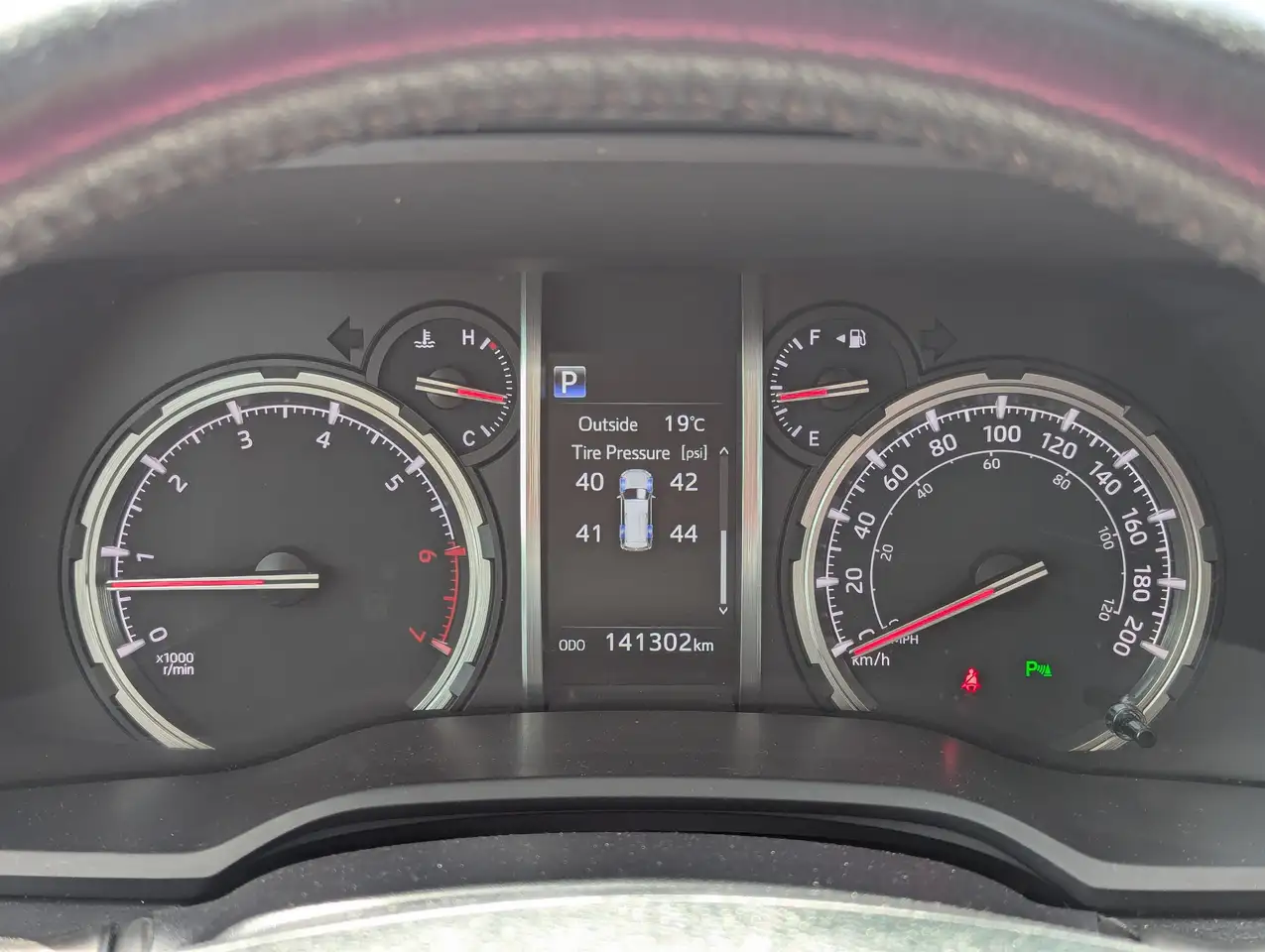 Toyota 4-Runner снимка Toyota 4-Runner