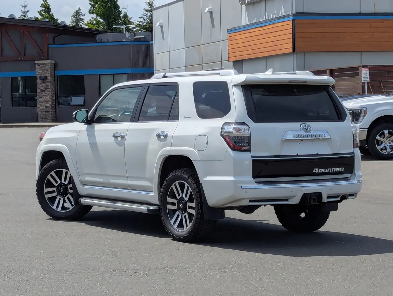 Toyota 4-Runner снимка Toyota 4-Runner