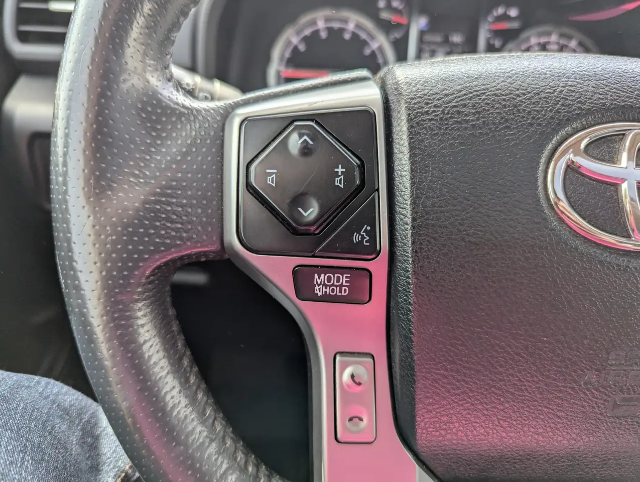 Toyota 4-Runner снимка Toyota 4-Runner