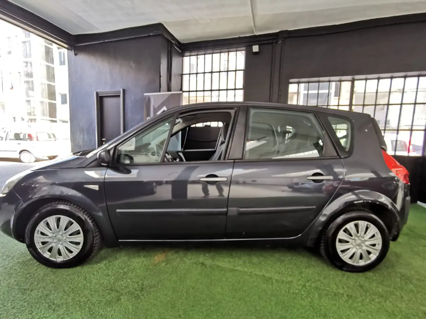 Renault Scenic Scenic 1.6 16v Serie Speciale GPL 105cv - 2