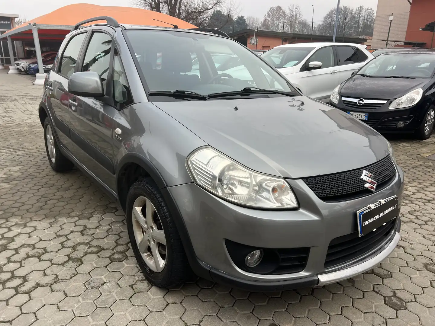 Suzuki SX4 4X4  1.9 ddis Outdoor Line 4wd OK NEOPATENTATI Grau - 2