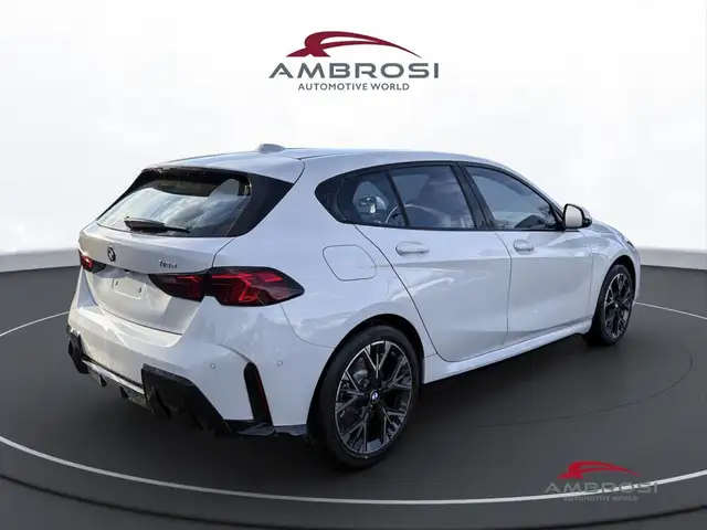 BMW 1 Series view 3