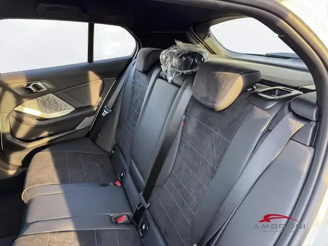 BMW 1 Series view 11