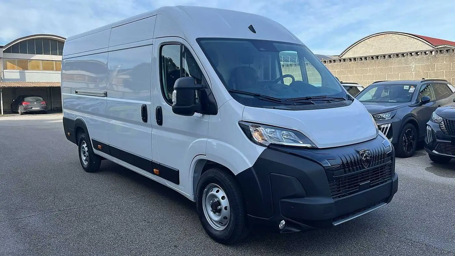 Peugeot Boxer Nuovo Boxer 435 L4H2 maxi 2.2 BlueHDi 180 Bianco - 2
