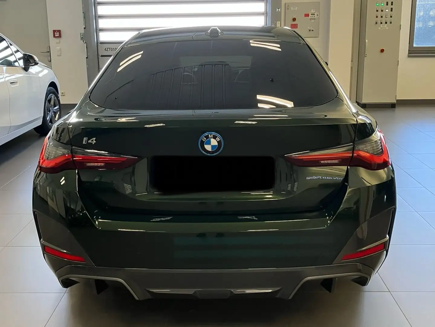 BMW i4 i4 eDrive35 M Sport Зелений - 2