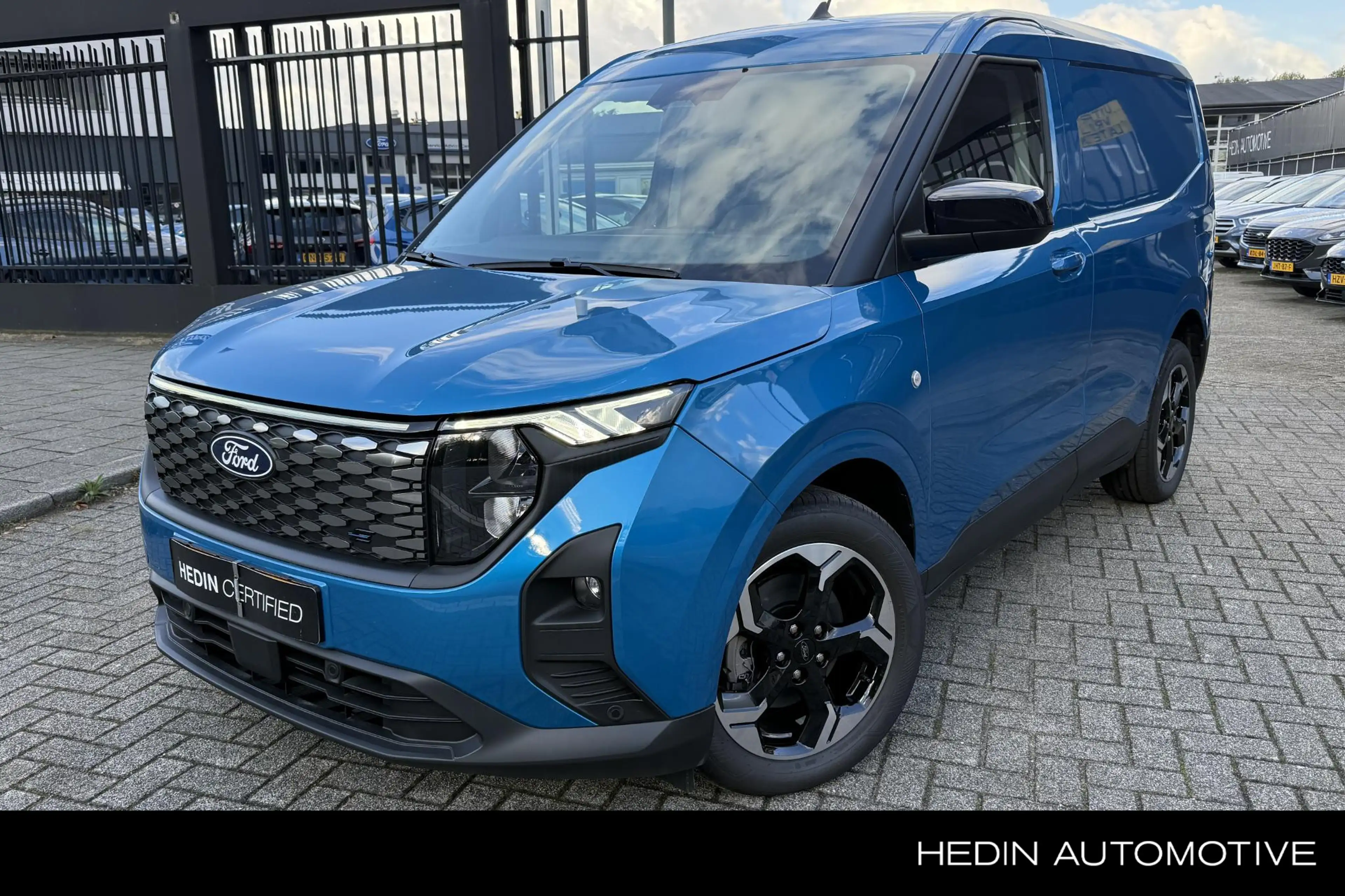 Ford Transit Courier E-Transit Limited 44 kWh | Trekhaak | Driver Assis