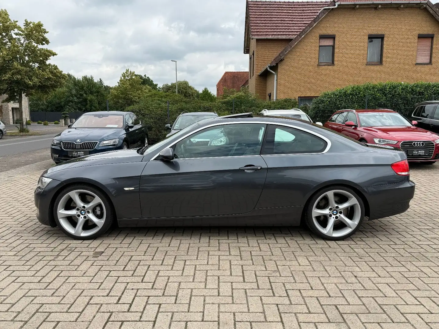 BMW 335 i Coupe | TÜV neu | Service neu | div. Neute. - 2