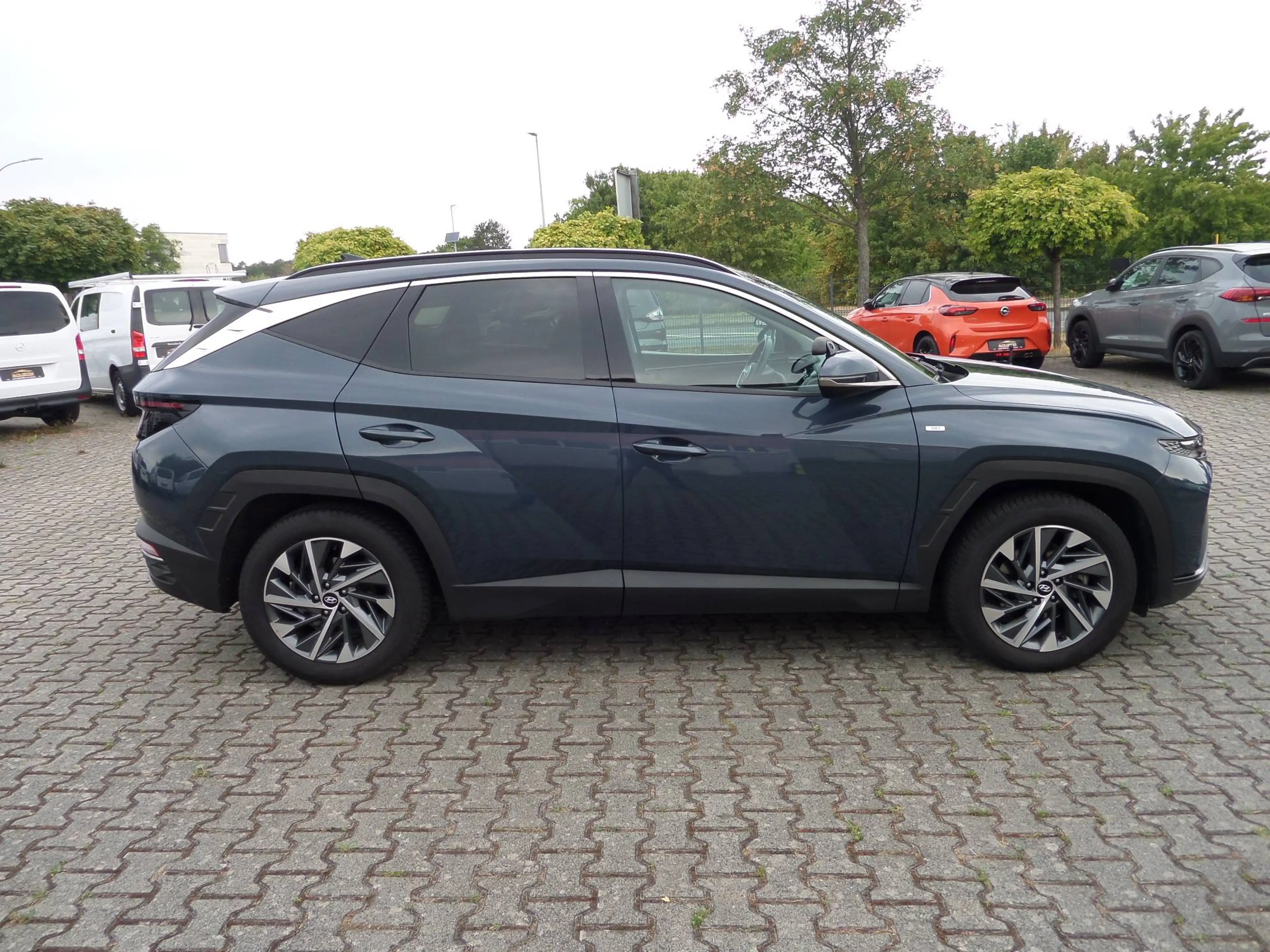 Hyundai TUCSON Mild-Hybrid 2WD+Fahrschulauto+AHK+Navi+Cam+SHZ+PDC+ACC+Sportpaket — photo 6