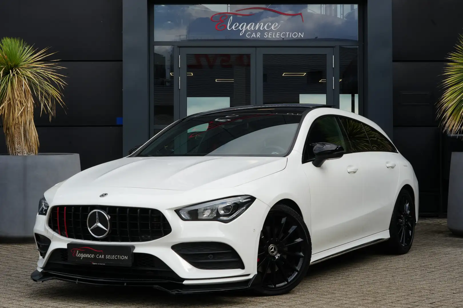 Mercedes-Benz CLA 200 Shooting Brake Business Solution AMG 164pk Panoram White - 1