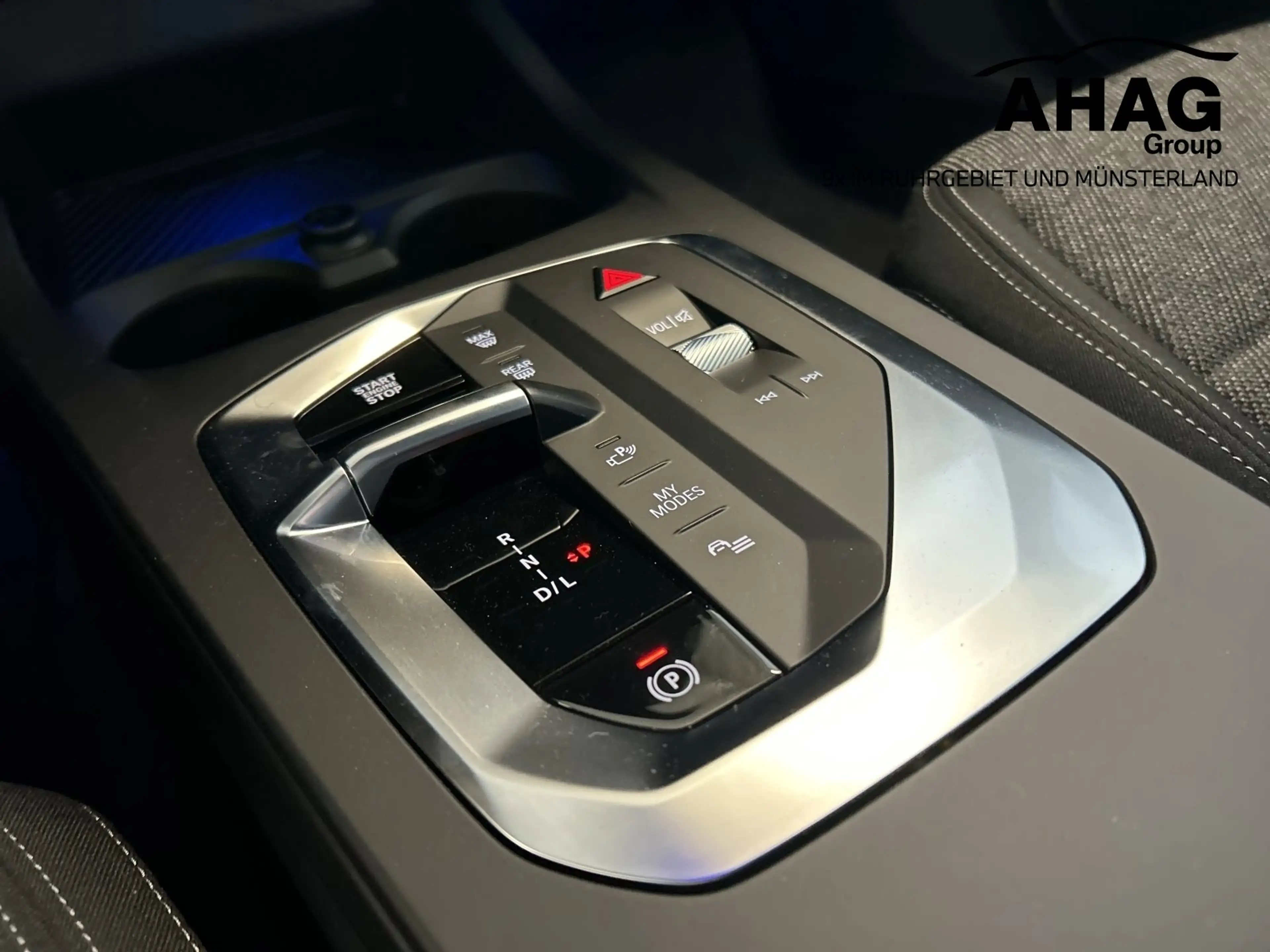 BMW 120 M Sport Design | HUD | Adaptive LED | — photo 10