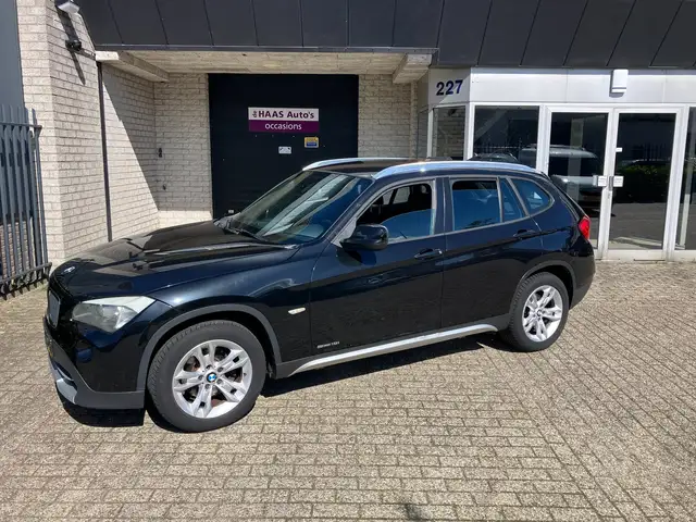 BMW X1 SDrive18i Executive / CLIMATE / NAVI / CRUISE / AL