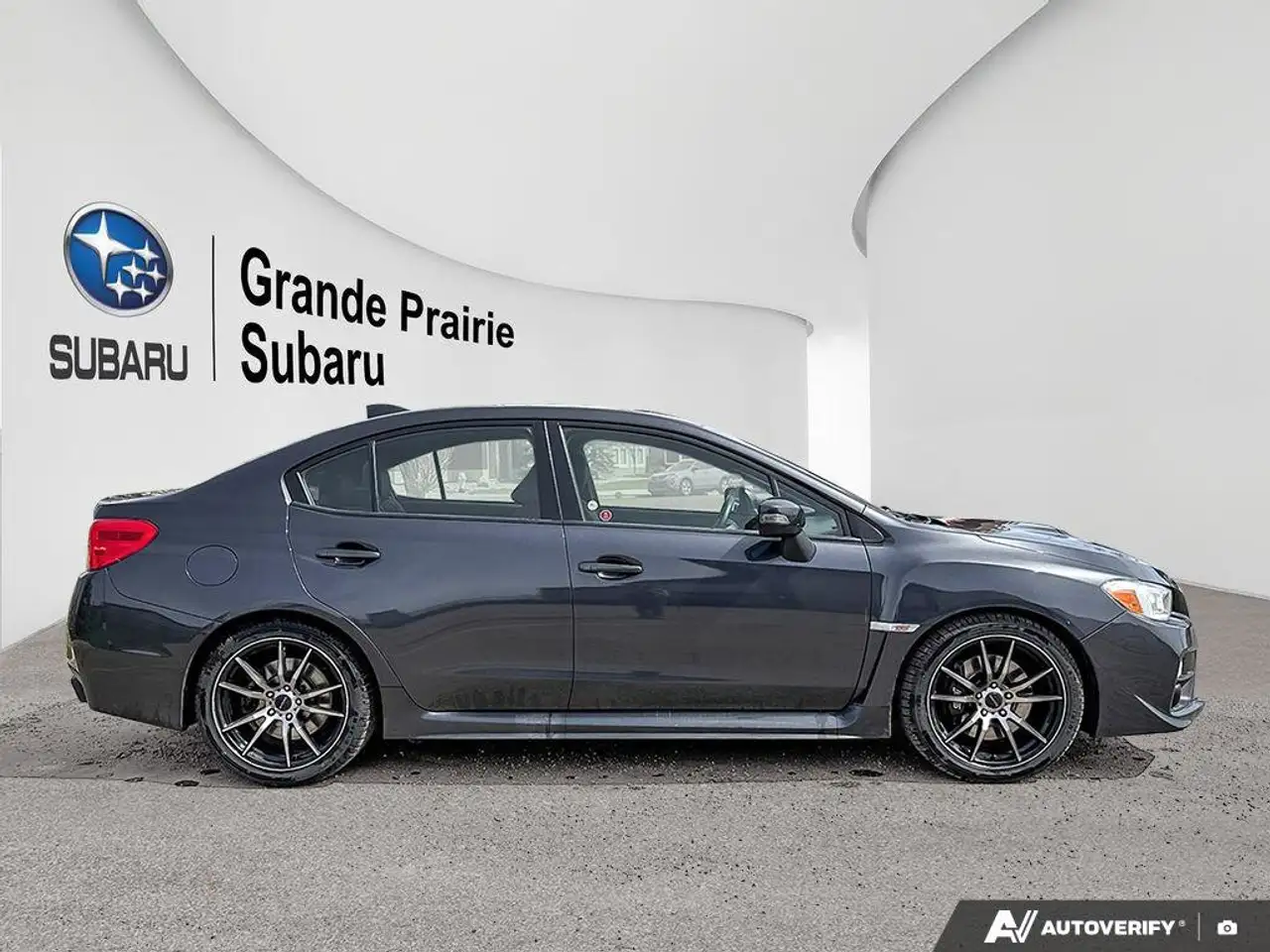Subaru WRX снимка Subaru WRX