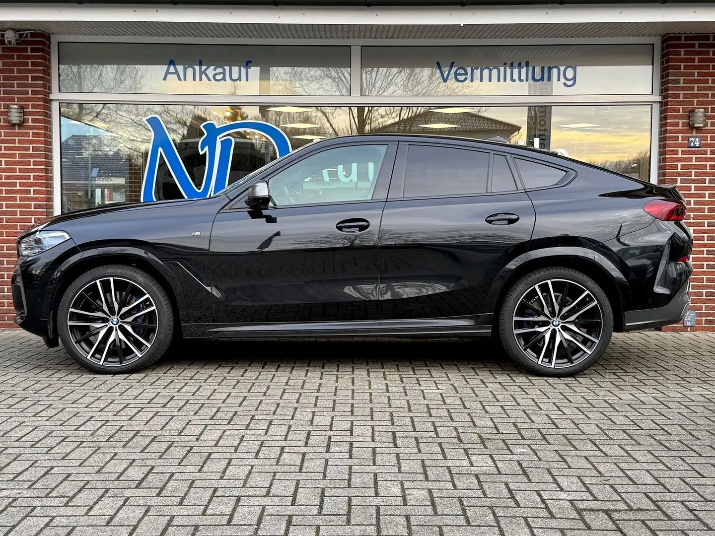 BMW X6 M d IconicGlow HUD Glas-Applikation Massage Noir - 2