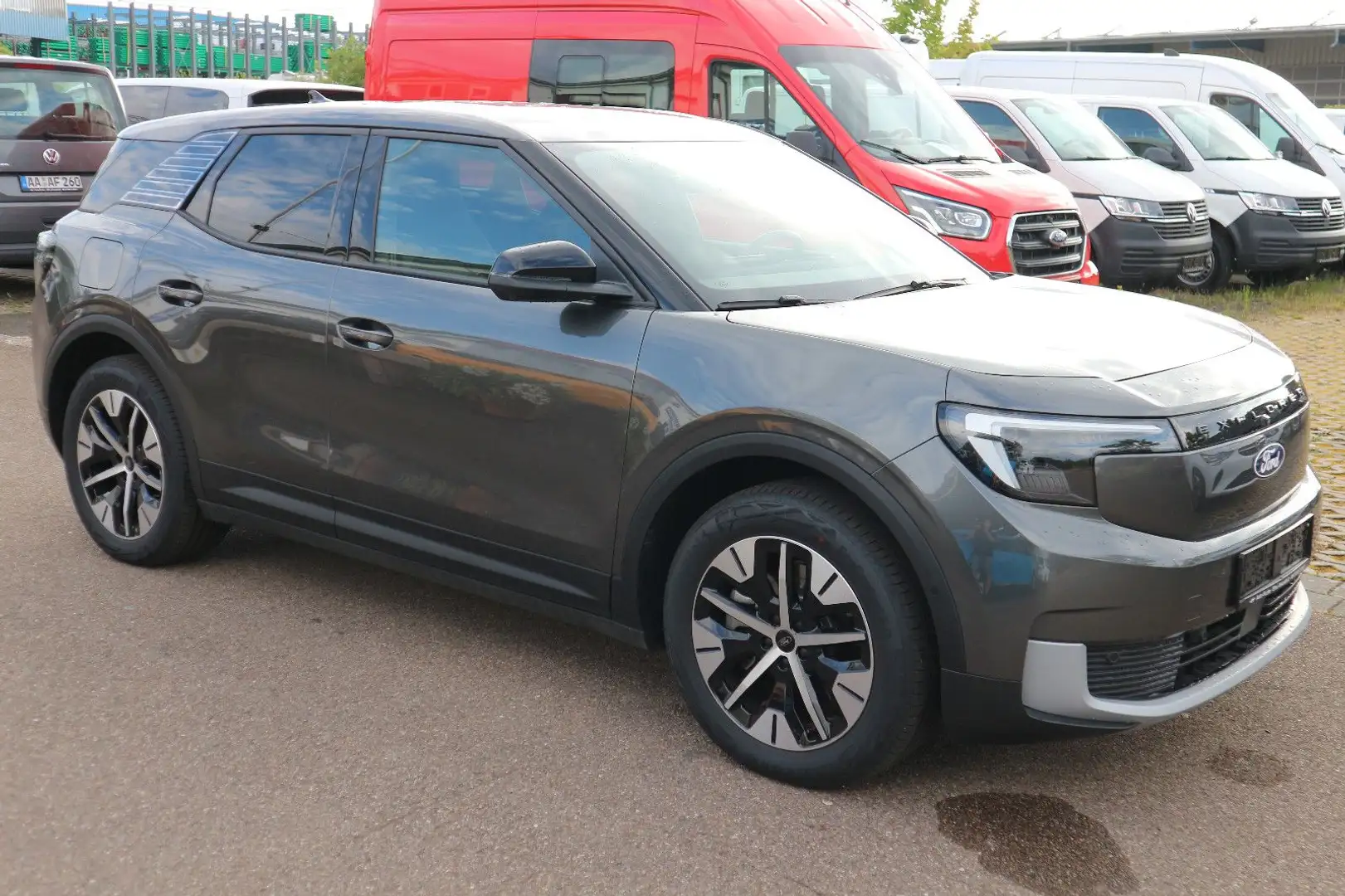 Ford Explorer AWD Extended Range 82kWh AHK Teilleder Grau - 2