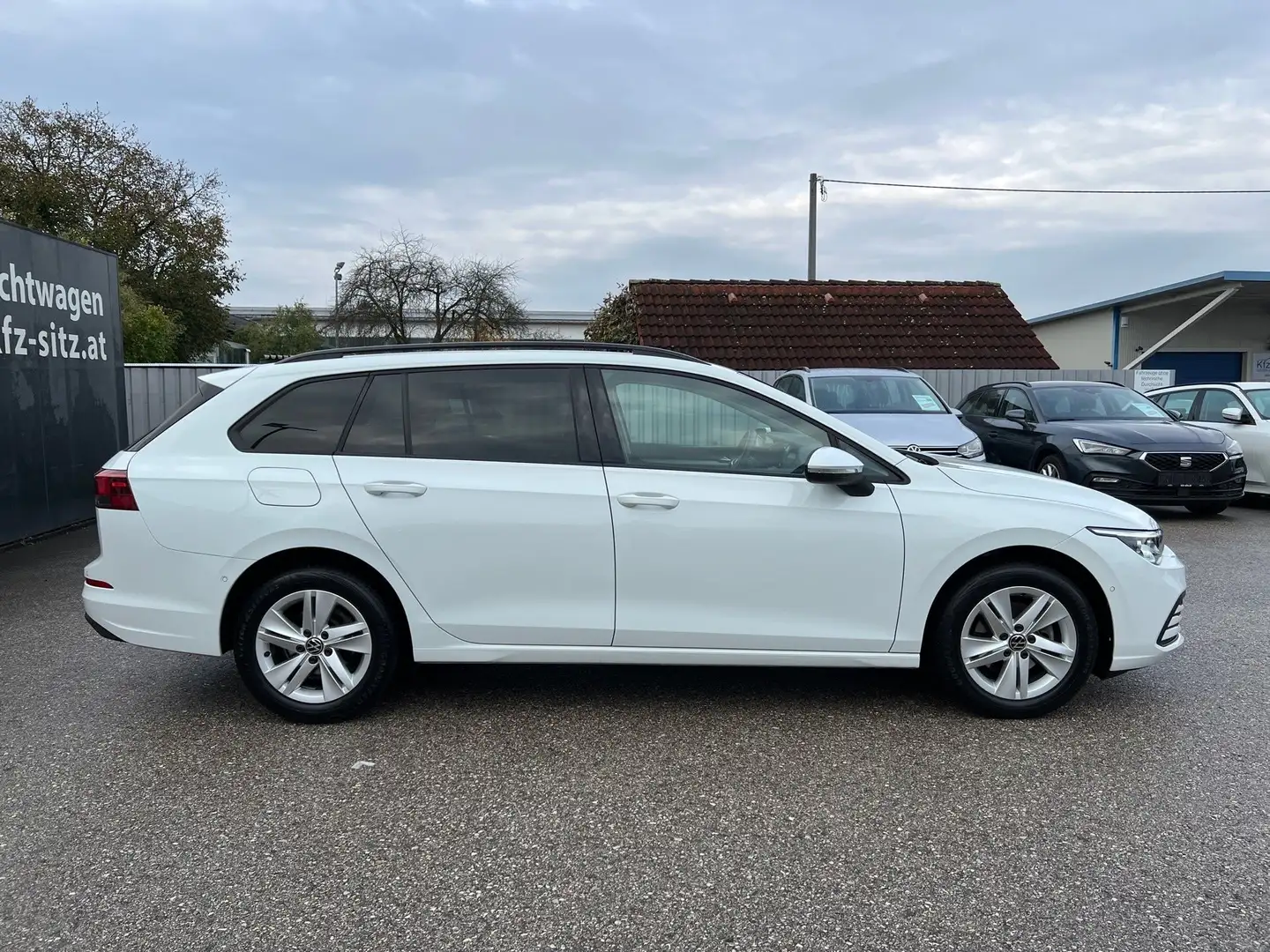 Volkswagen Golf Variant 1,5 TSI Life | VOLL-LED Bianco - 2