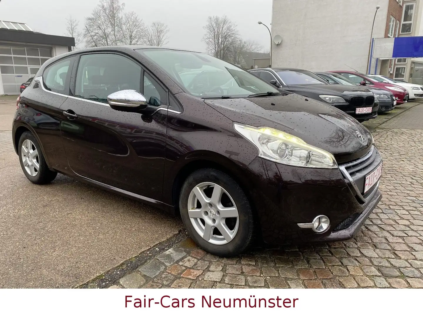 Peugeot 208 1.6 Allure 120 VTi 2.Hand Guter Zustand Marrón - 2