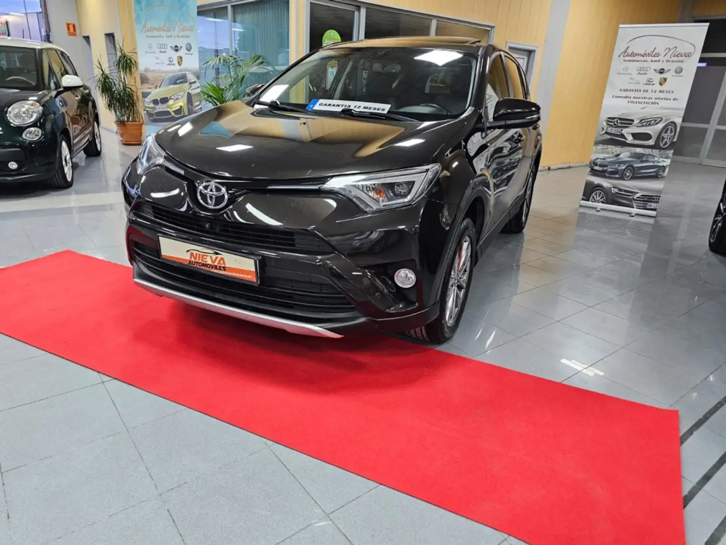 Toyota RAV 4 150D Executive 2WD Noir - 2