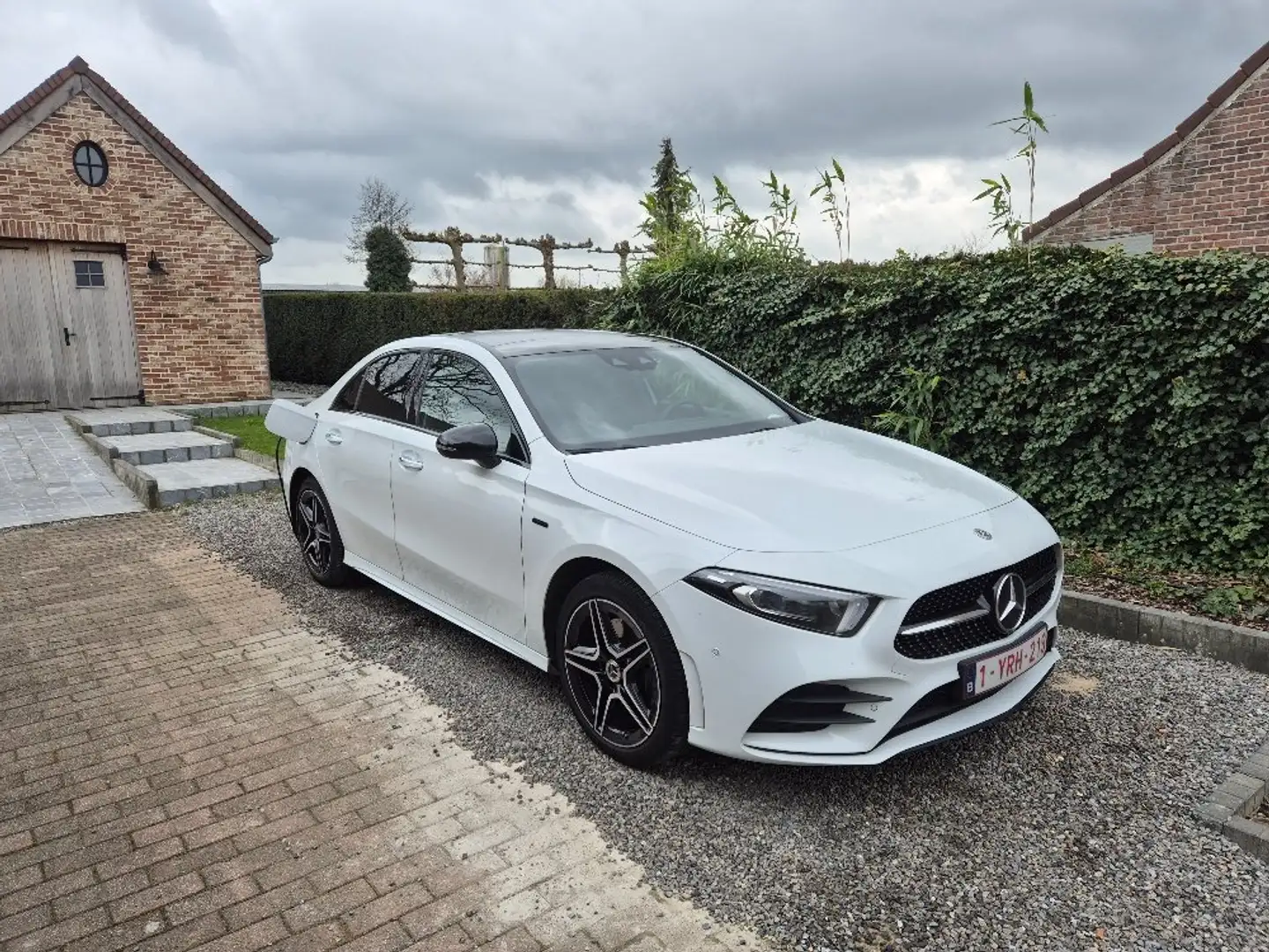 Mercedes-Benz A 250 A 250 e 8G-DCT AMG Line Blanc - 2