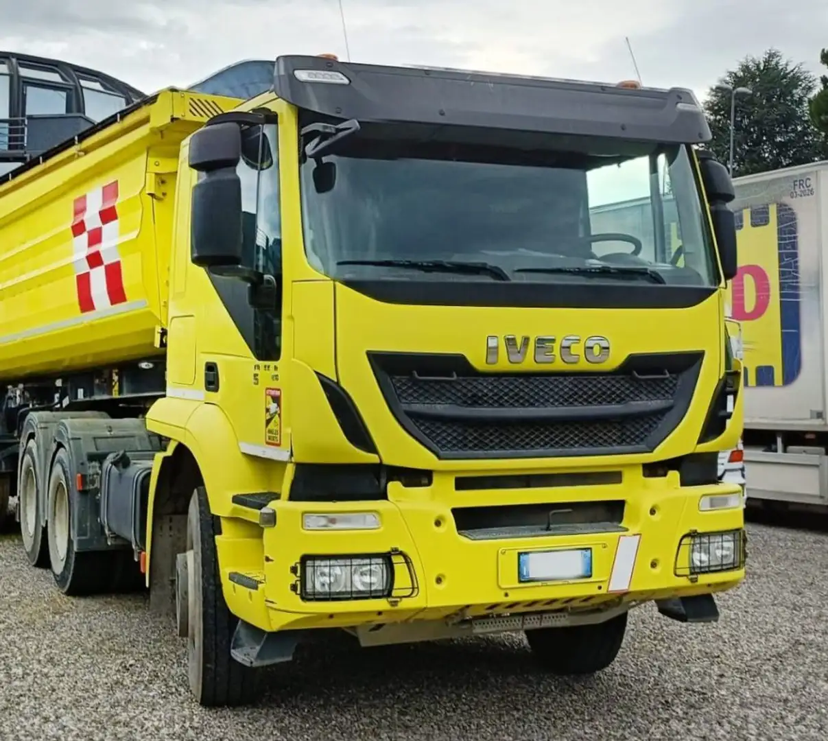 Iveco Trakker 500 Jaune - 2