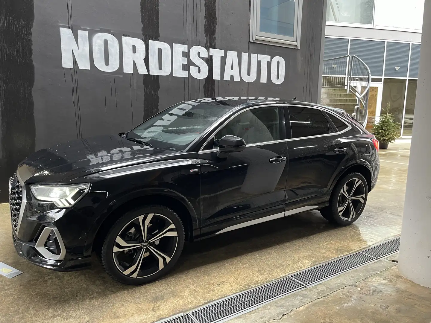 Audi Q3 Sportback 35Tdi S-Line Edition Quattro S-Tronic Fekete - 1