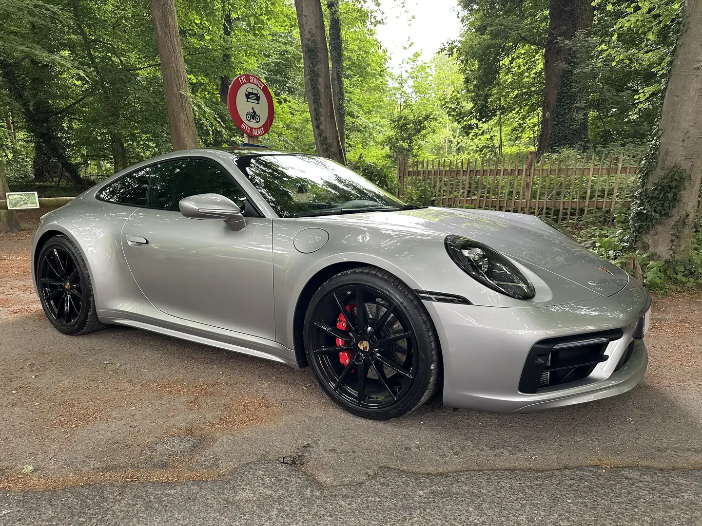 Porsche 992 Carrera 4S * LIFT * ESSIEU AR. DIRECTIONNEL Zilver - 1