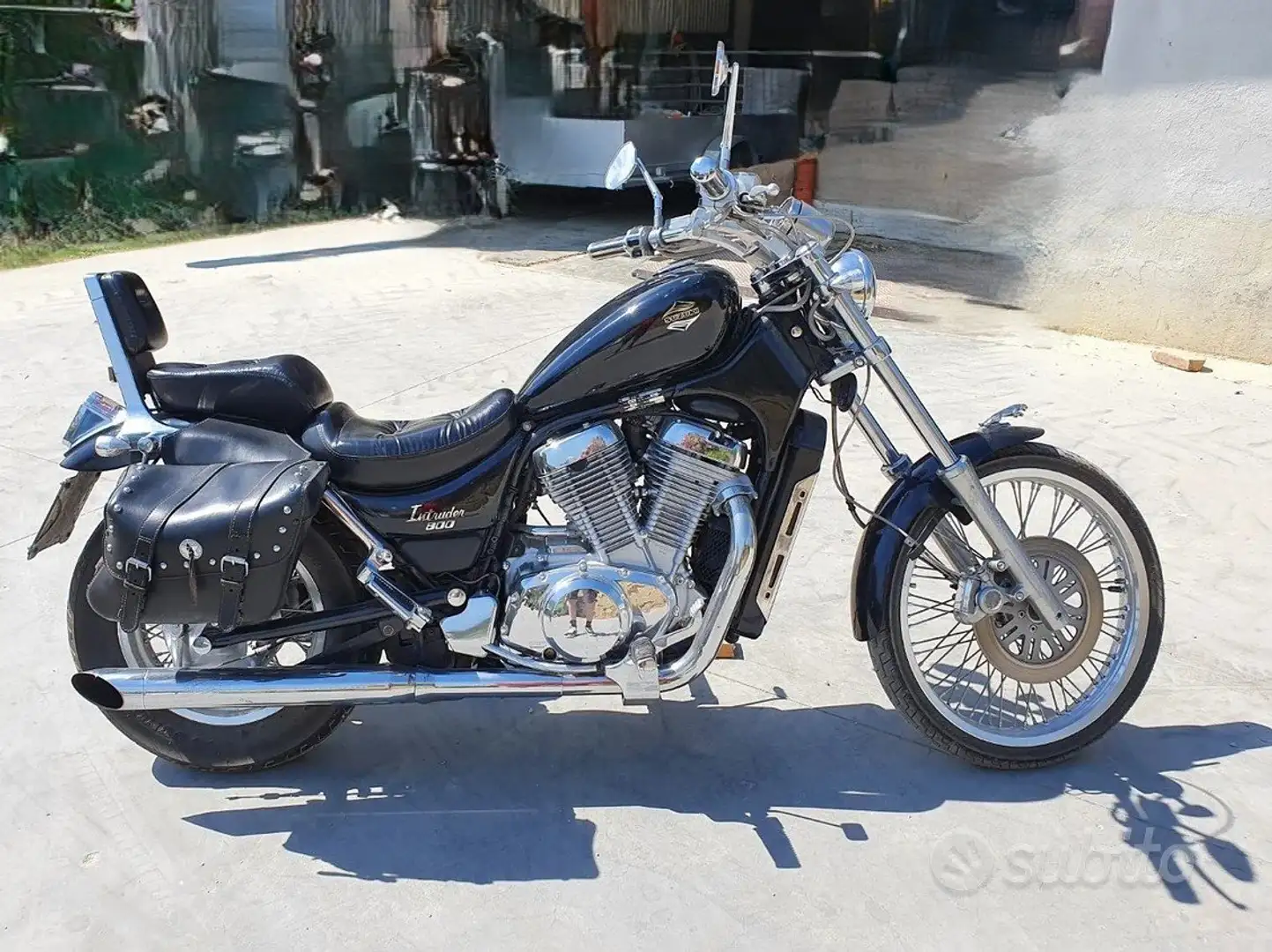 Suzuki VS 800 Intruder 800 - 2