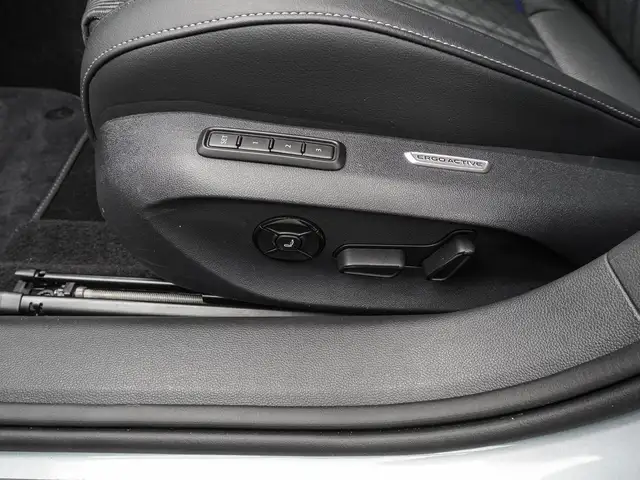 Volkswagen Passat view 15