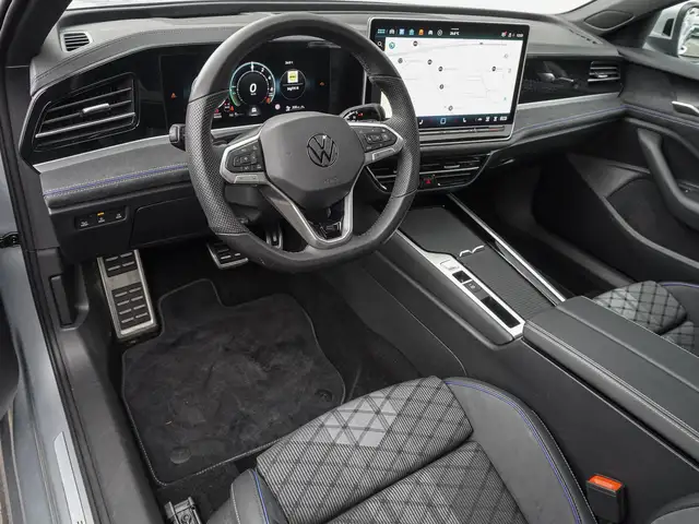 Volkswagen Passat view 9