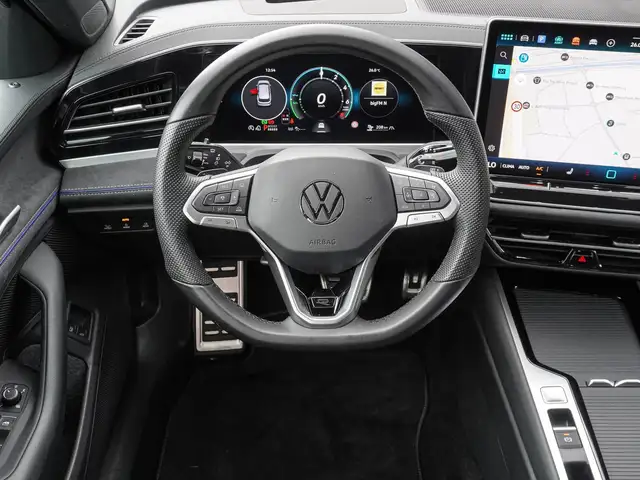 Volkswagen Passat view 11