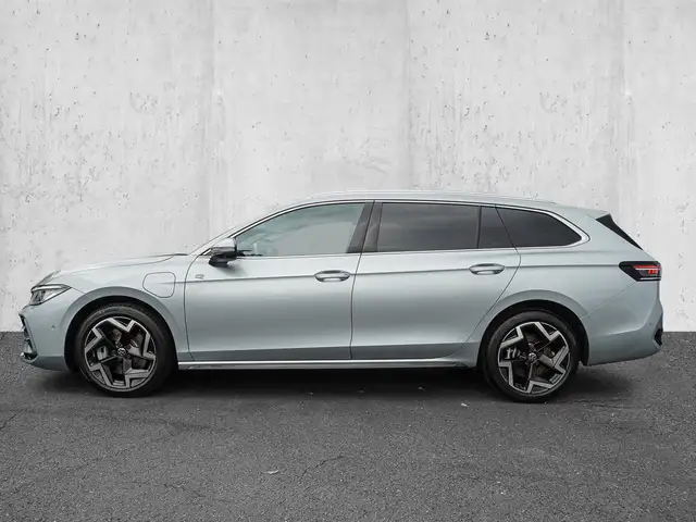 Volkswagen Passat view 5