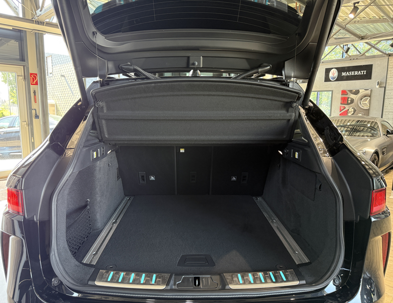 Jaguar F-Pace SVR AWD*PANO*AHK*HEADUP*360°KAM*22.Z*ACC — photo 13