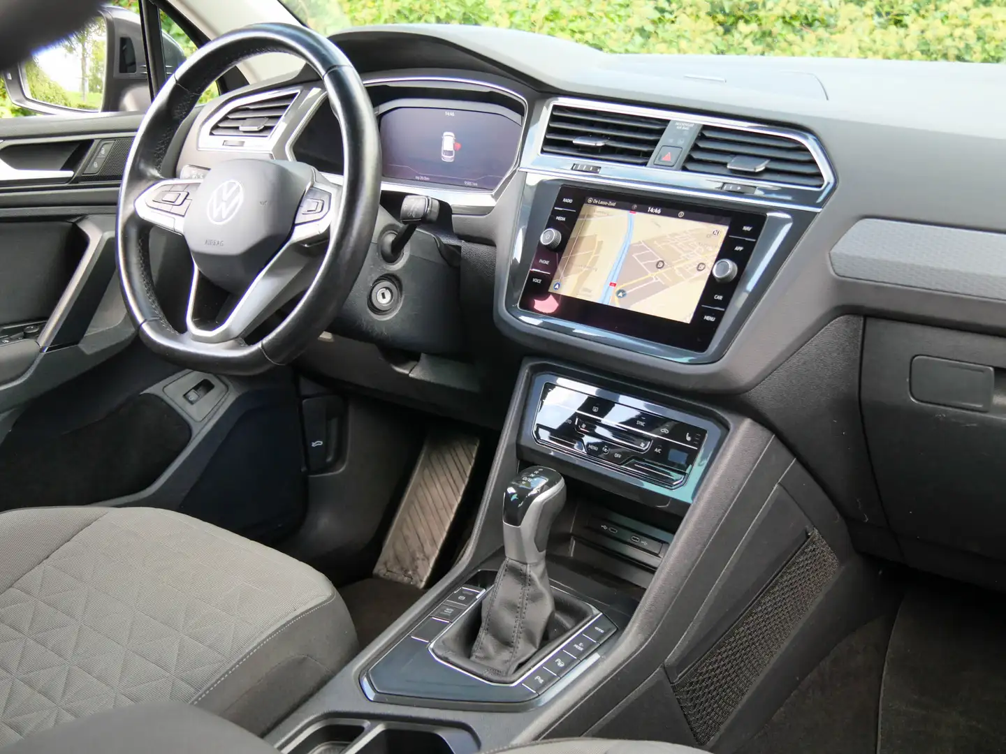 Volkswagen Tiguan 1.4 TSI 150PK eHybrid Business+ | CAMERA | APPLE C Grau - 2