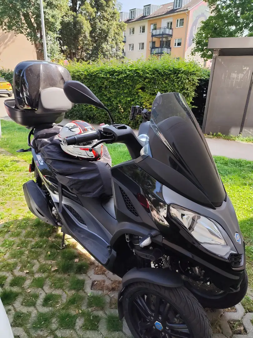 Piaggio MP3 300 HPE Černá - 1