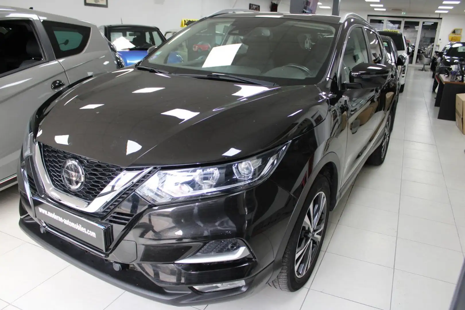 Nissan Qashqai 1.3 DIG-T 140CH N-CONNECTA 2019 Schwarz - 1
