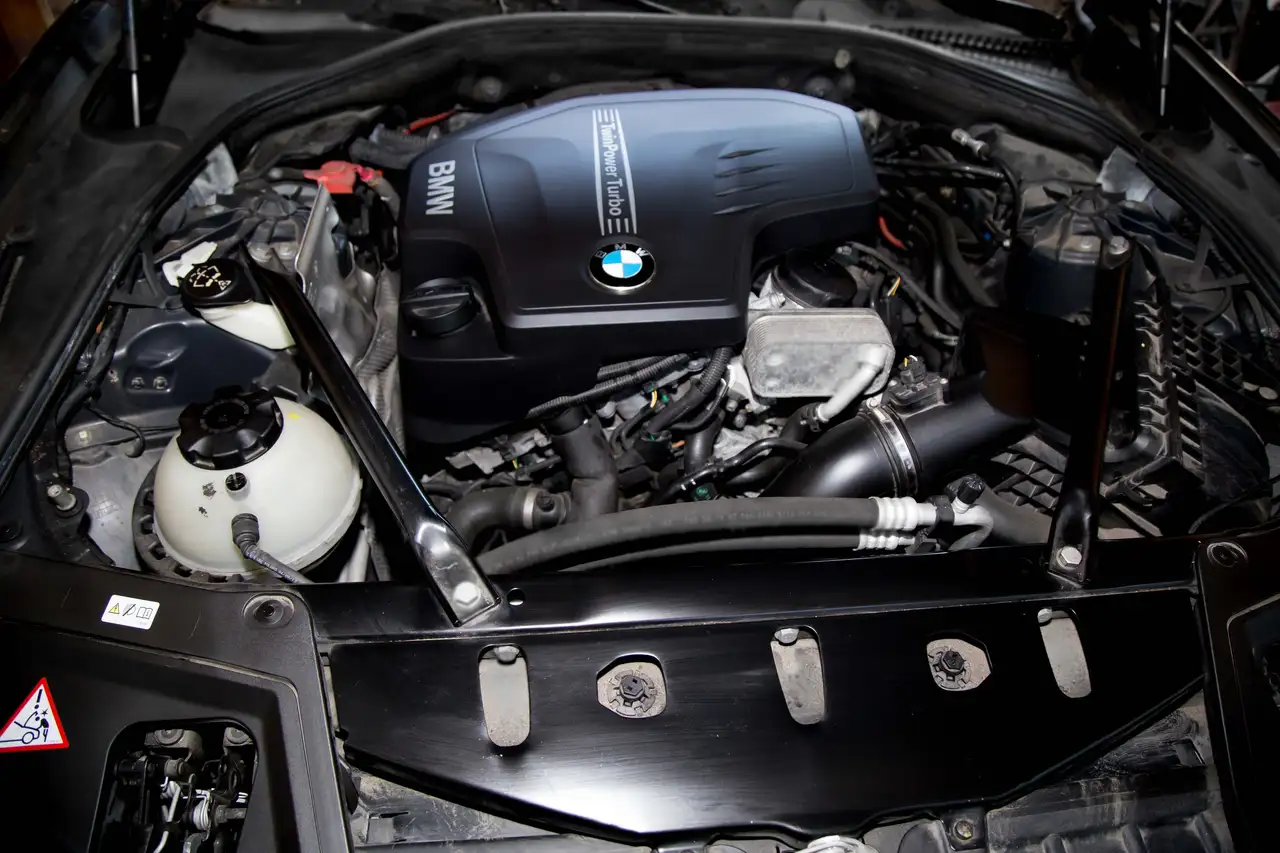 BMW 5 Series снимка BMW 5 Series