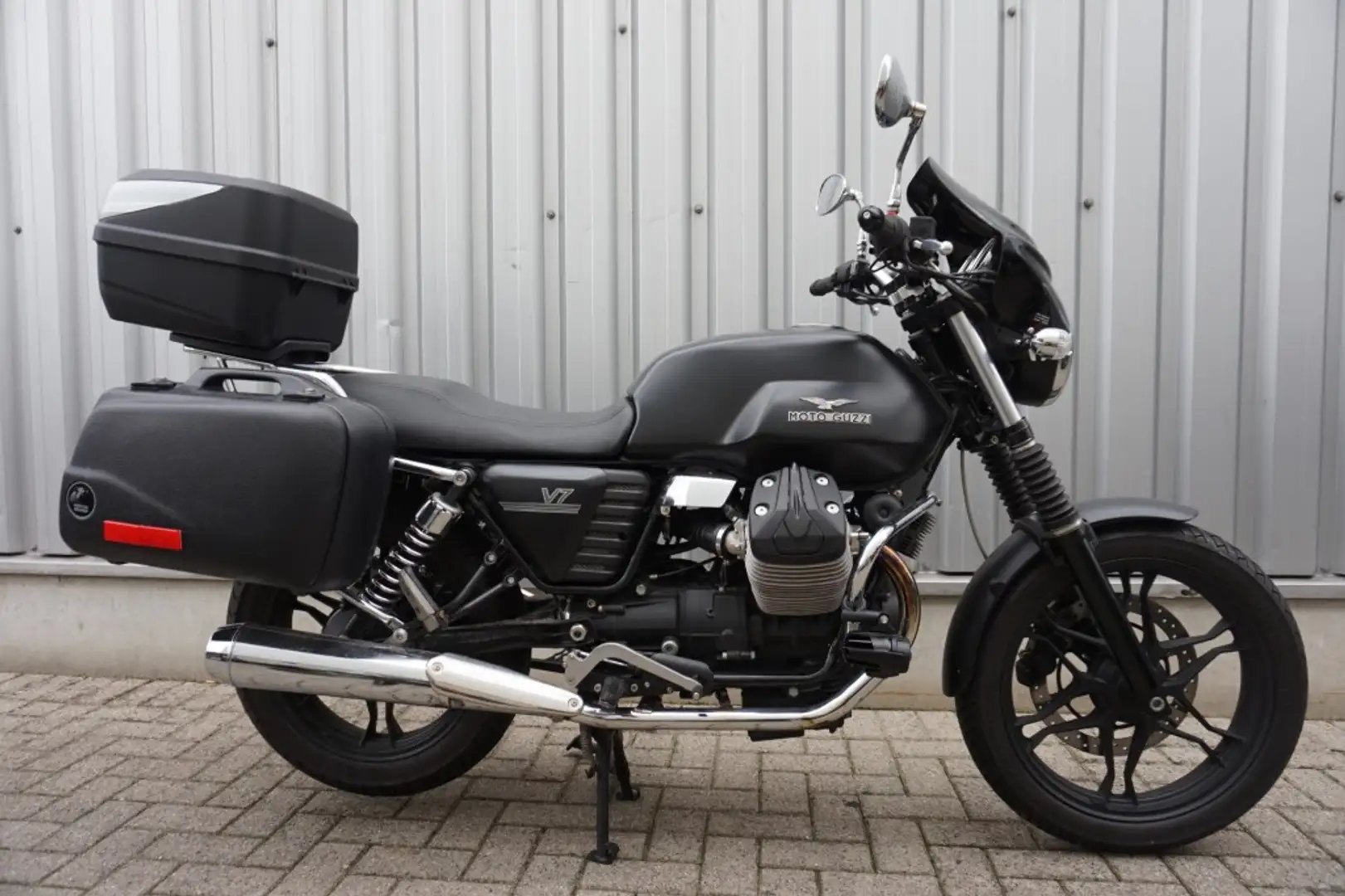 Moto Guzzi V 7 - Zwart - 1