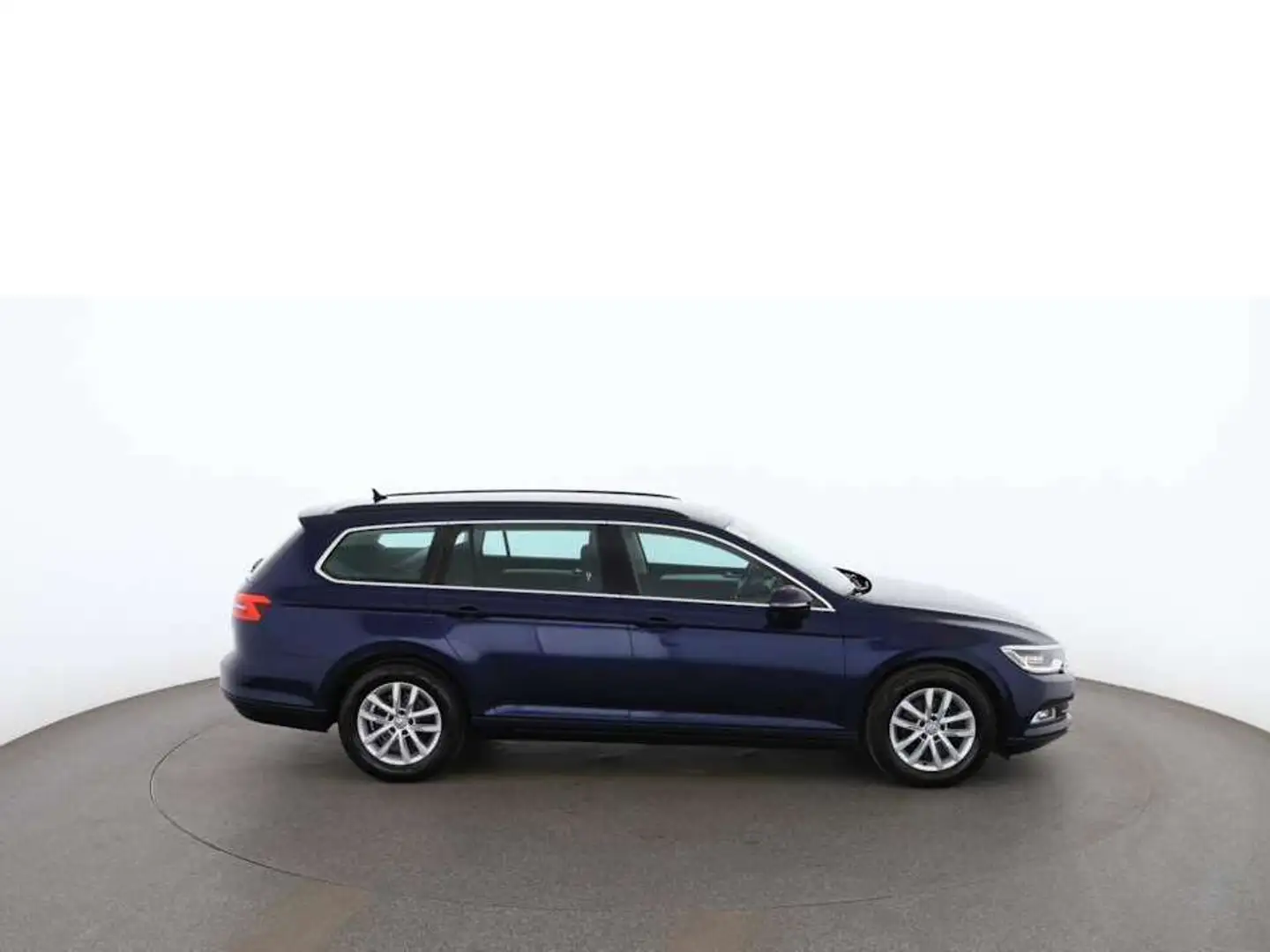 Volkswagen Passat Variant 1.6 TDI Comfortline LED RADAR NAV Blauw - 2